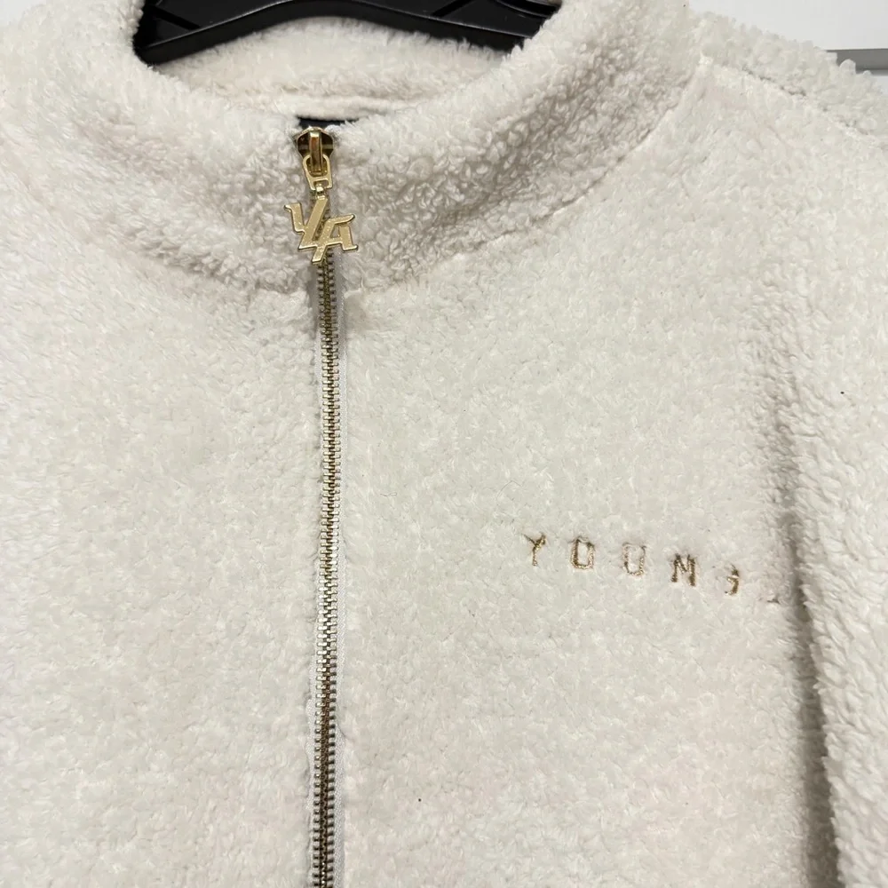 YoungLA White Fleece Pullover Sweater Size Medium 23805